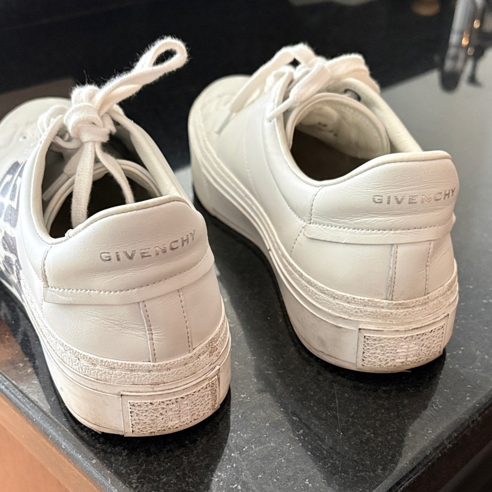 Givenchy Sneakers - Picture 6 of 16
